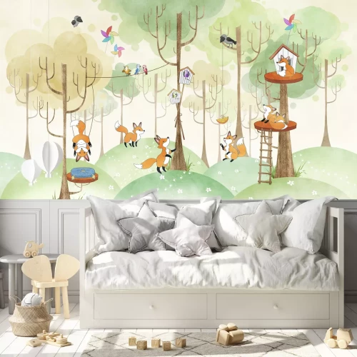 Fototapete Füchse, die im Wald mit Hügeln spielen