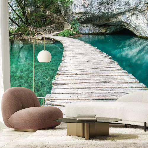 Fototapete Rustikaler hölzerner Steg über türkisfarbenem Wasser