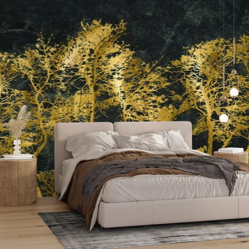 Fototapete Geschmückte goldene Bäume an einer schwarzen Mauer