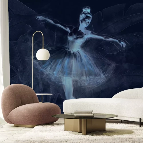 Fototapete Ballerina im Kleid vor tropischem Blatt-Hintergrund