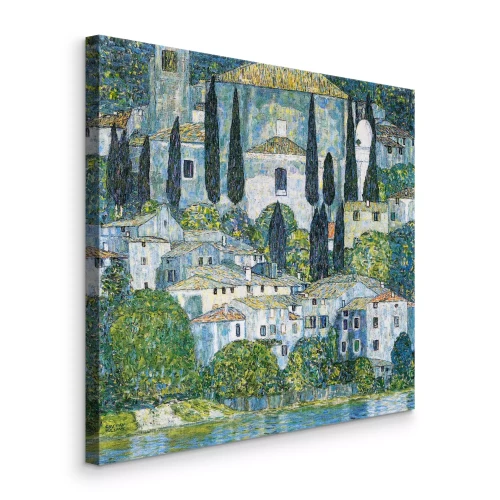 Bild Malerischer Blick auf die Kirche inmitten der Hügel des Mittelmeers