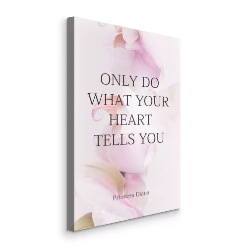 Bild Die Inschrift „Höre auf dein Herz inmitten der Orchideen“