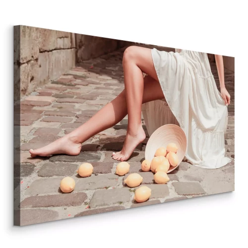 Bild Zitronen lagen verstreut um die Beine des Models