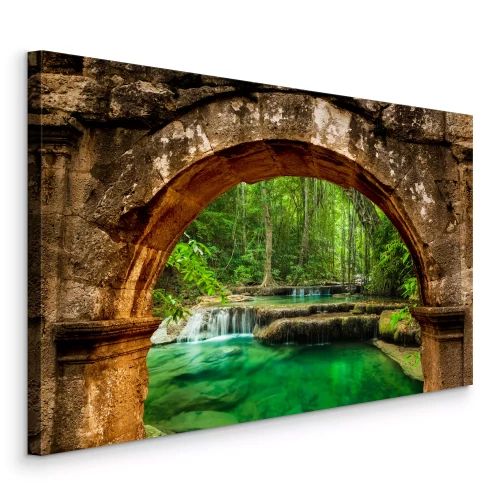 Bild Hinter dem Bogen befindet sich ein Wasserfall mit smaragdgrünem Wasser.