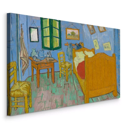 Bild Rustikales Zimmer mit Gemälden und Holzmöbeln