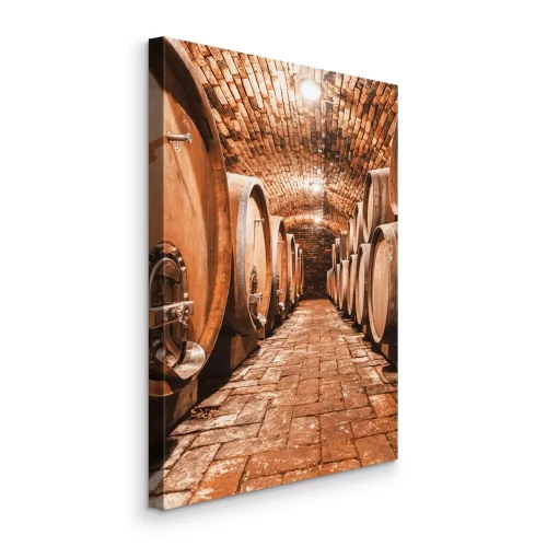 Bild Rustikales Weingut aus Stein mit Fässern