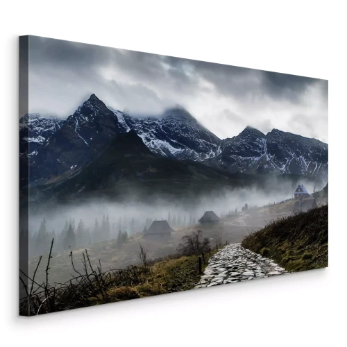 Bild Nebliges Panorama der Felsberge am Morgen