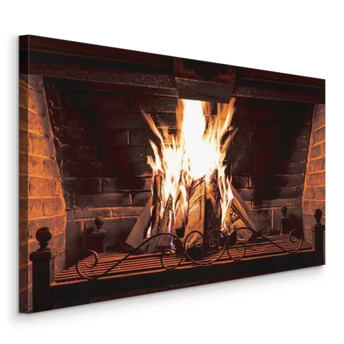 Bild Ein loderndes Feuer in einem traditionellen Kamin