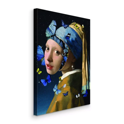 Bild Mädchen mit einem Perlenohrring in einer surrealistischen Komposition mit Schmetterlingen