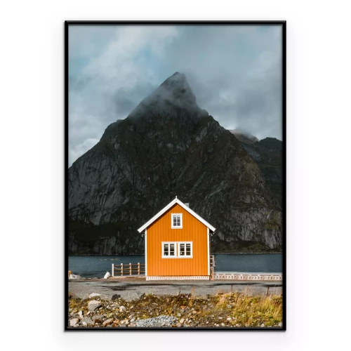 Poster Ein orangefarbenes Haus inmitten der Berge und des Meeres