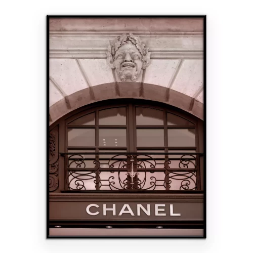 Poster Ein luxuriöser Chanel-Laden in einem Mietshaus