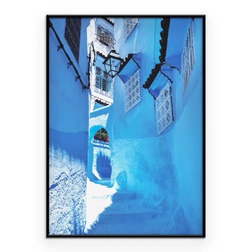 Poster Eine schmale blaue Straße mit Fenstern