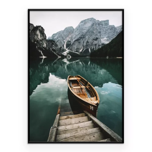 Poster Bergsee-Landschaft und ein Boot