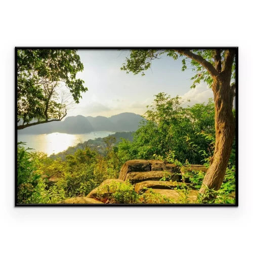 Poster Panorama der Bucht und der Berge mit Bäumen im Vordergrund