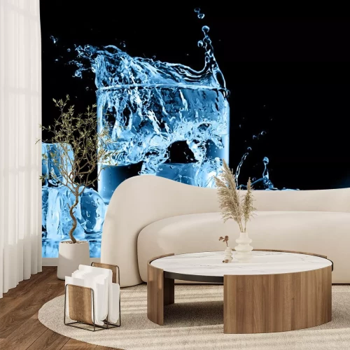 Sticker Nahaufnahme von der Glas-und Eiswürfel auf schwarz