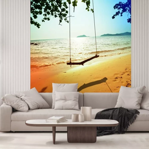 Fototapete Schaukel an leerem Strand