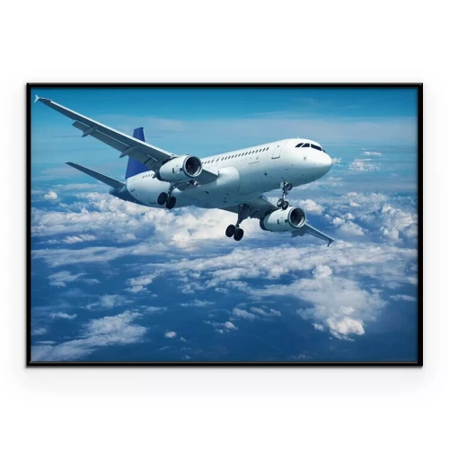 Poster Ein Passagierflugzeug, das an einem klaren Tag über den Wolken fliegt