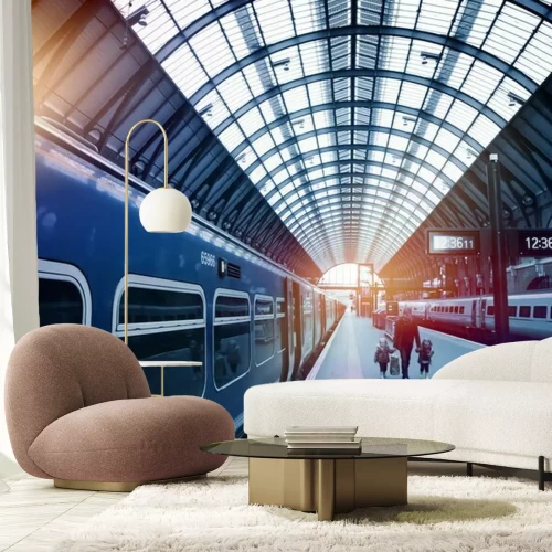 Fototapete Bahnsteig mit einem Zug und Fahrgästen