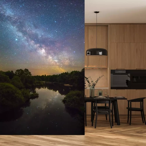 Sticker Galaxie spiegelt sich im Wasser des Sees