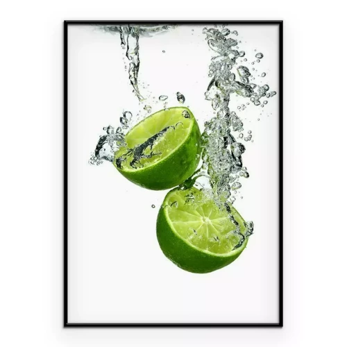Poster Grüne Limettenhälften schwimmen im Wasser