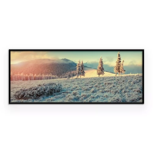 Poster Eine winterliche Bergkette unter einem Himmel mit sanftem Farbverlauf