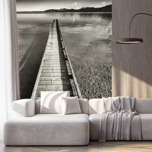 Fototapete Enger schwarz-weißer Steg