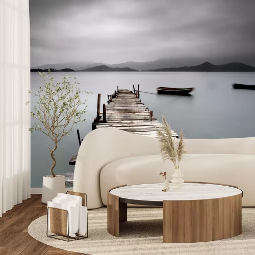 Fototapete Boote beim Steg in Gebirgen