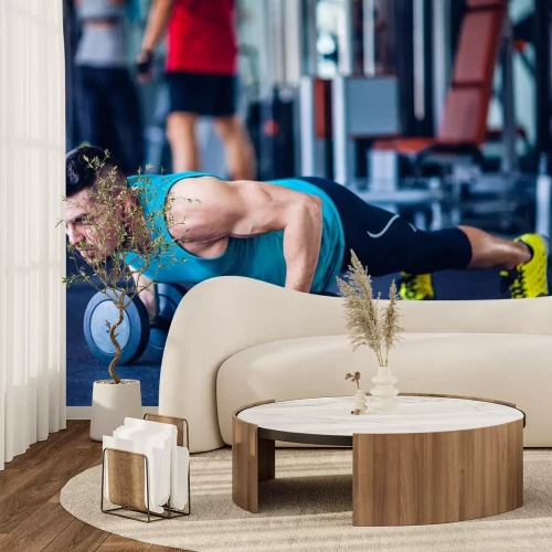 Sticker Crossfit Instruktor in der Turnhalle machen Liegestütze