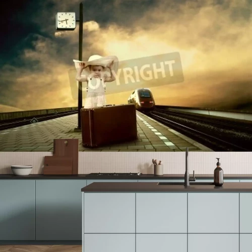 Fototapete Mädchen mit Zug im Hintergrund