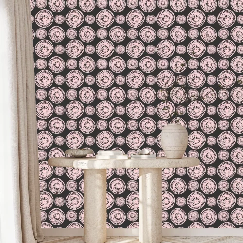 Tapete Design mit großen rosa Punkten mit Mustern