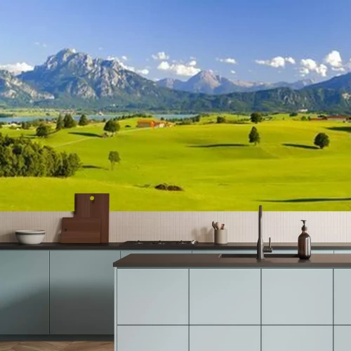 Fototapete Bergpanorama mit Feldern und Alpen