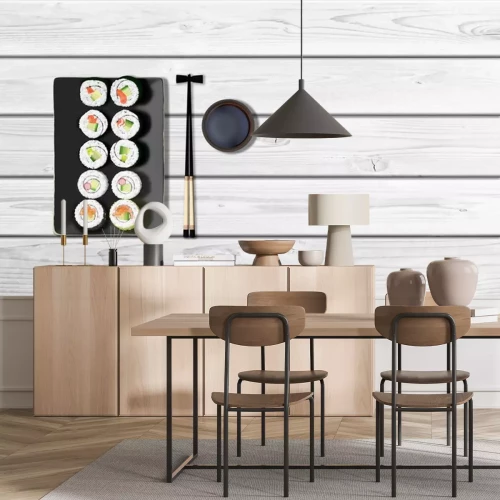 Sticker Sushi-Rollen auf einem Holztisch