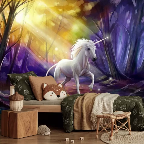 Fototapete Einhorn auf einem Waldweg