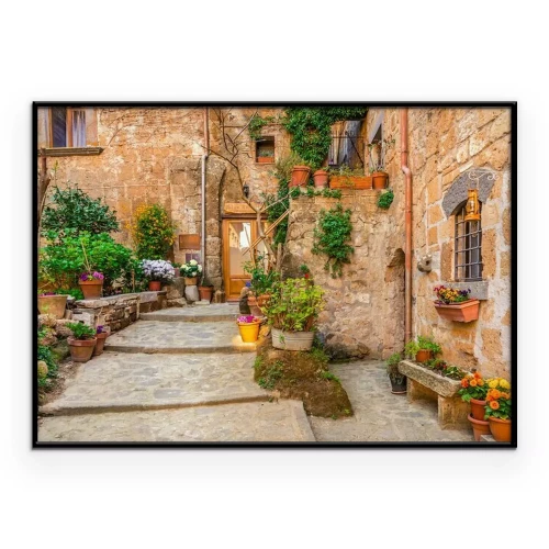 Poster Ein charmantes Steingebäude mit Blumentöpfen und Kletterpflanzen an der Wand