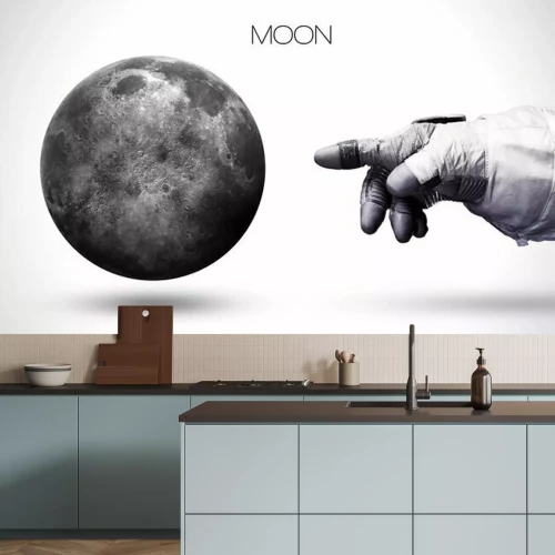 Fototapete Ein Kosmonaut zeigt auf den Mond