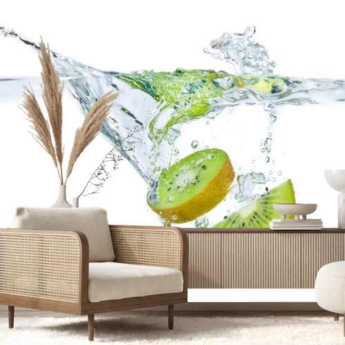 Sticker Geschnittene Kiwis ins Wasser fallend
