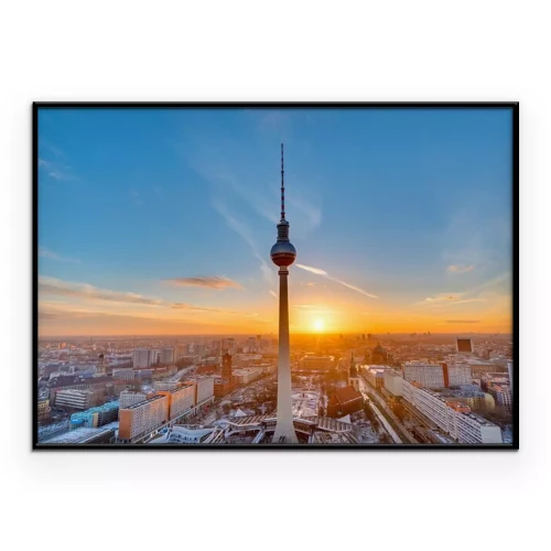 Poster Schöner Sonnenuntergang mit dem Fernsehturm am Alexanderplatz in Berlin