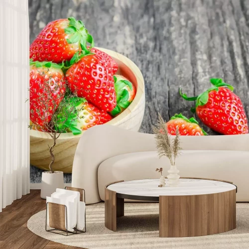 Sticker Erdbeeren frisch in einer Schale auf dem Tisch