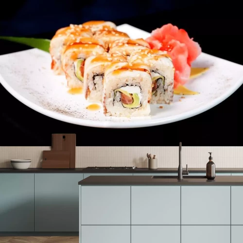 Sticker Sushi-Rollen auf einem weißen Teller