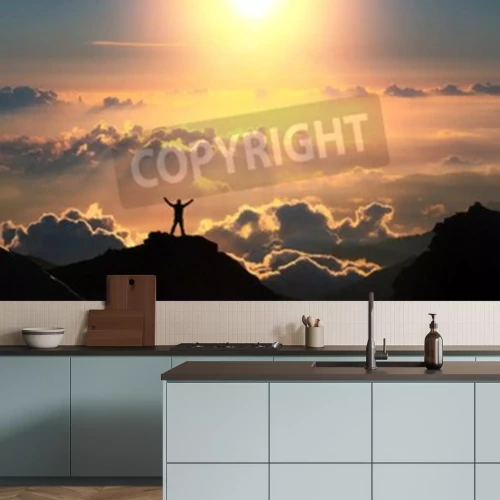Fototapete Sonnenaufgang und Mensch auf Berggipfel