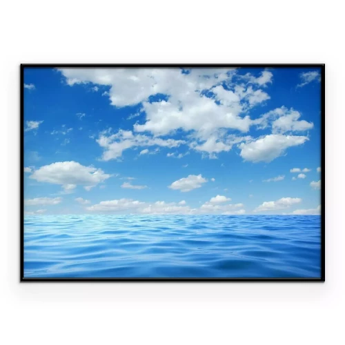 Poster Eine glatte Wasseroberfläche unter blauem Himmel