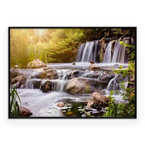 Poster Eine Entenschar gleitet über einen Wasserfall