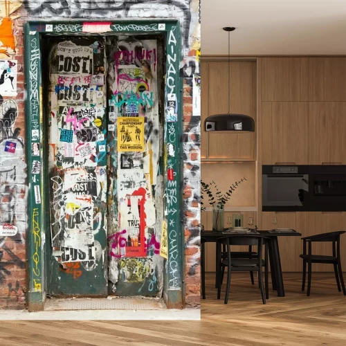 Sticker Graffiti überdachte Tür in New York City