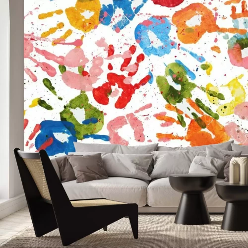 Fototapete Bunte Kinderhandabdrücke auf weißem Hintergrund