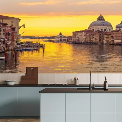 Fototapete Städtchen vor dem Hintergrund des Sonnenaufgangs