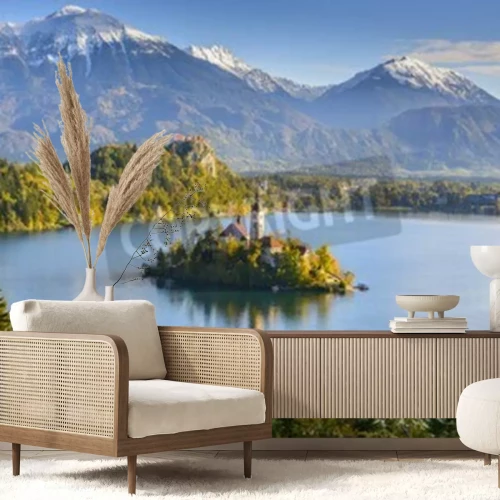 Fototapete Schloss am See in Gebirgen