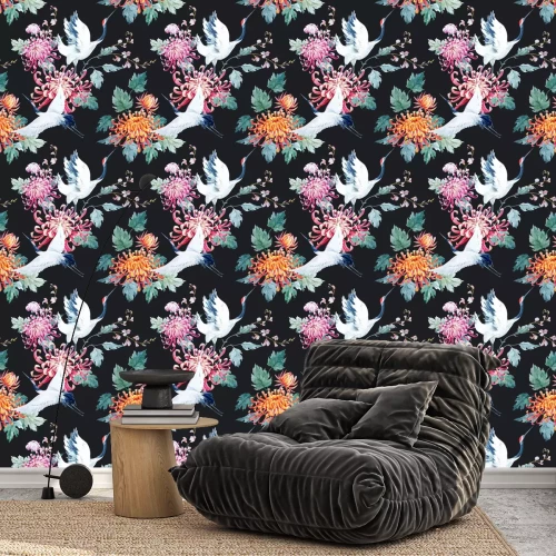 Tapete Kräne und Blumen auf schwarzem Hintergrund