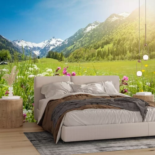 Fototapete Wildblumen vor dem Hintergrund der Berge