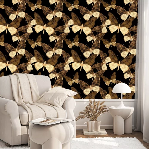 Tapete Beige Schmetterlinge auf schwarzem Hintergrund