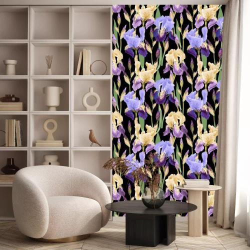 Tapete Blühende Schwertlilien auf dunklem Hintergrund